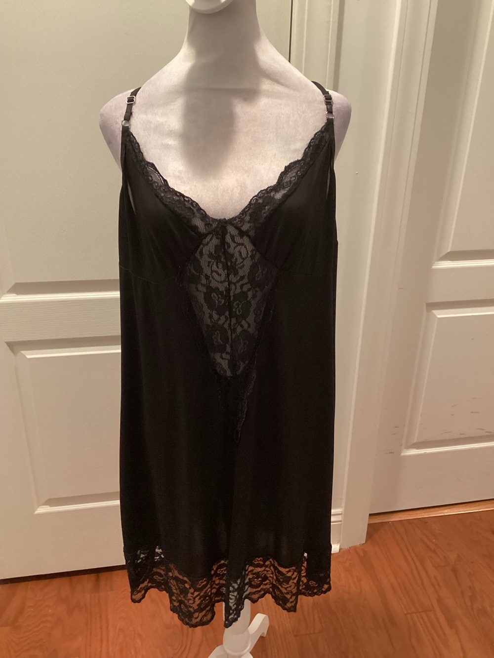 Lace-Trim T Back Sexy Sleepwear
